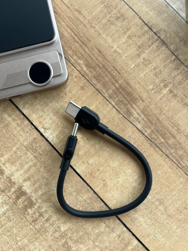 Batería Externa ultra delgada con Soporte, Pantalla LED y Gancho – Carga Inalámbrica o por Cable - Image 8